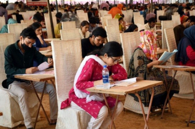 PMDC Announces MDCAT 2025 Date, Sindh Transfers Exam to IBA Sukkur 1 MDCAT