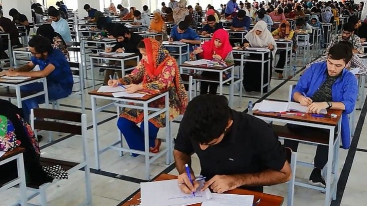 Home 15 Pakistani students appearing in MDCAT 2025 exam under strict supervision at nationwide centers.