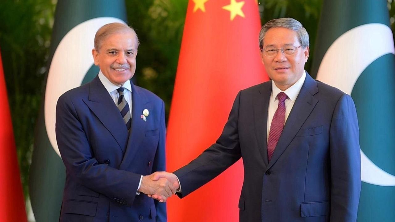 Chinese President Xi Jinping and Pakistan’s Prime Minister Shehbaz Sharif agree to accelerate CPEC 2.0 with stronger security cooperation.